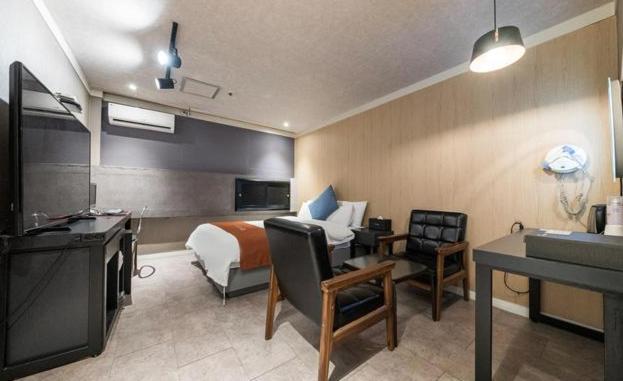 Ilsan Blanc Motel Kōyō Екстериор снимка