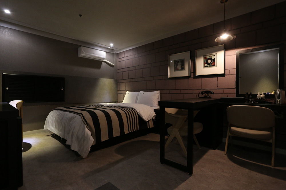 Ilsan Blanc Motel Kōyō Екстериор снимка