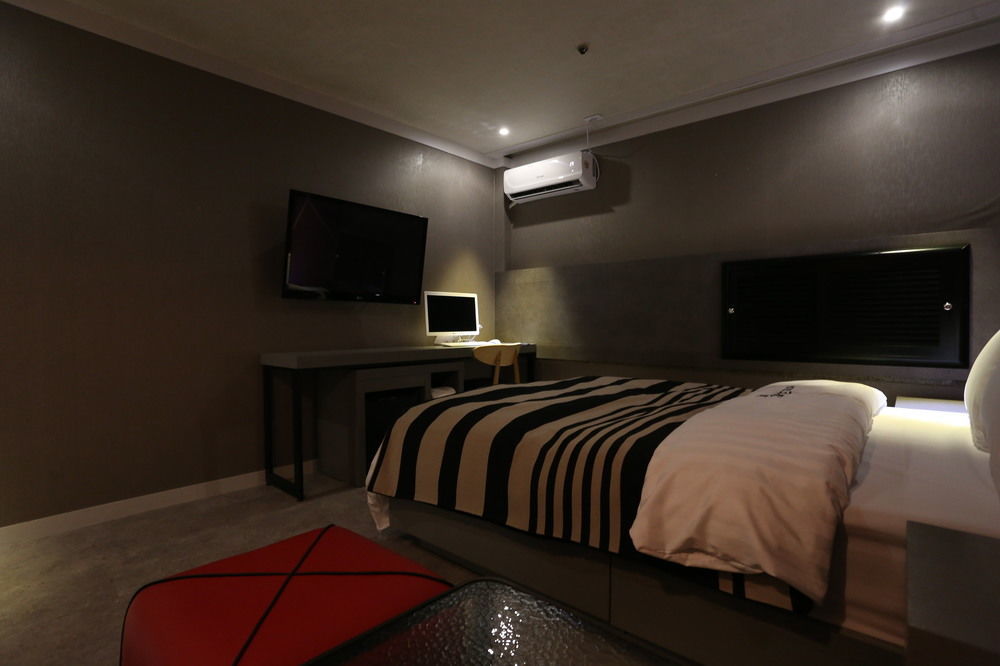 Ilsan Blanc Motel Kōyō Екстериор снимка