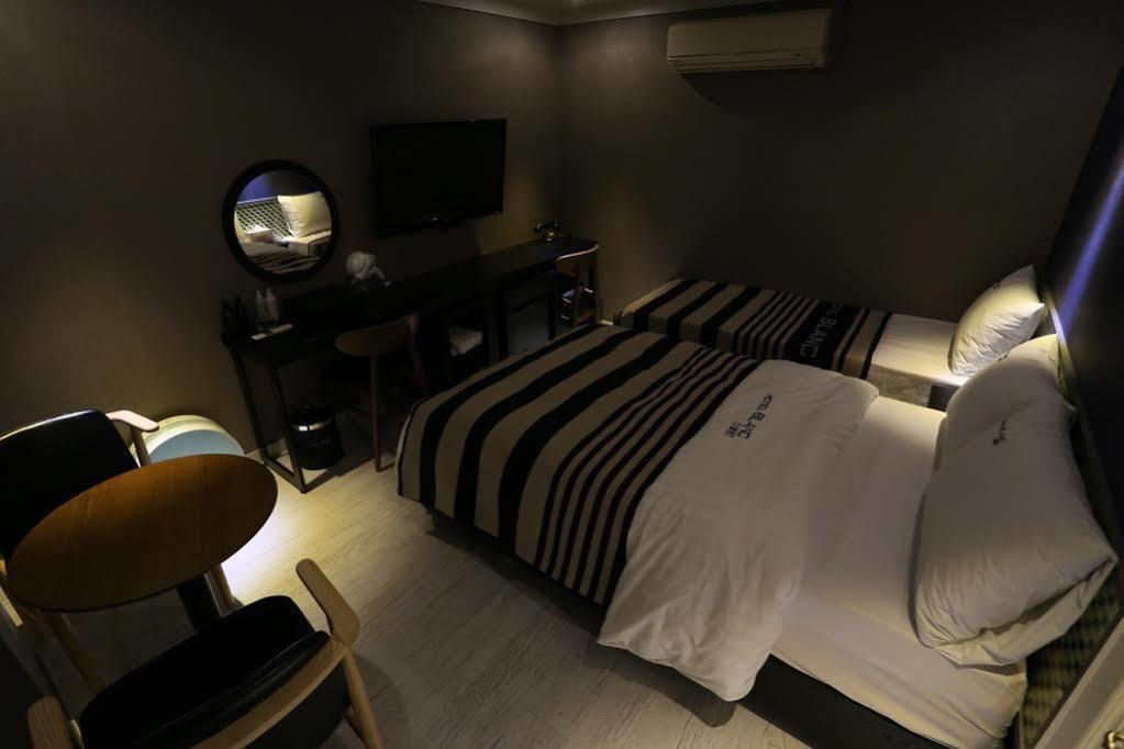 Ilsan Blanc Motel Kōyō Екстериор снимка
