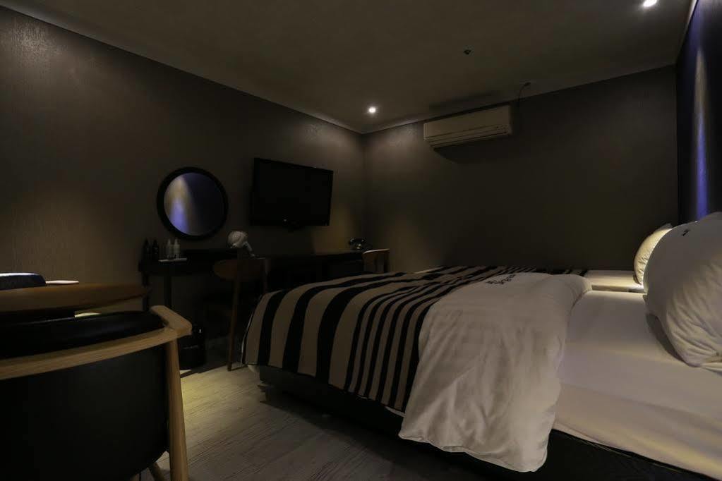 Ilsan Blanc Motel Kōyō Екстериор снимка
