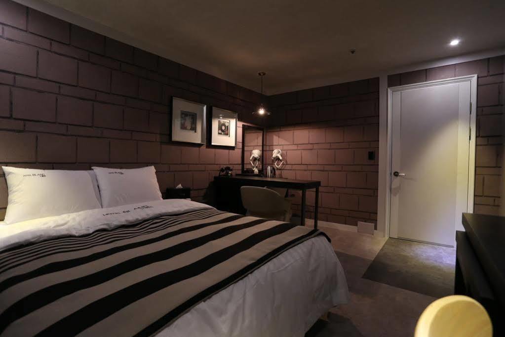Ilsan Blanc Motel Kōyō Екстериор снимка