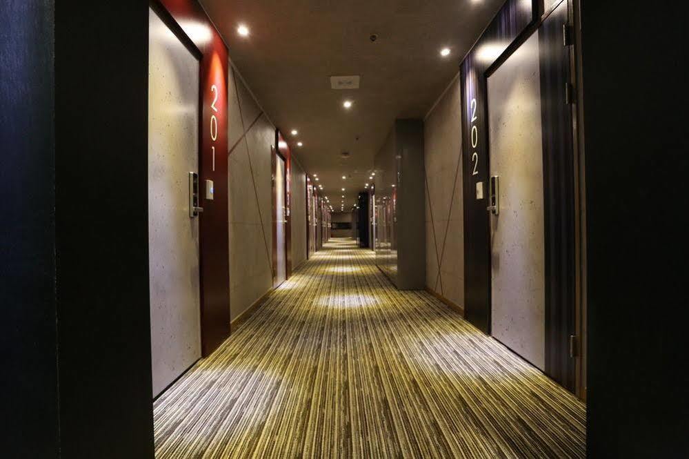 Ilsan Blanc Motel Kōyō Екстериор снимка